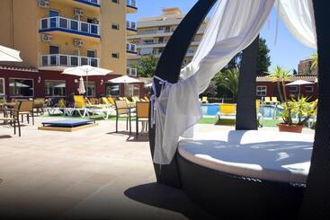 هتل Moon Dreams Fuengirola