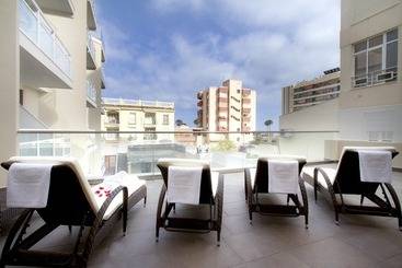 Отель Moon Dreams Torremolinos