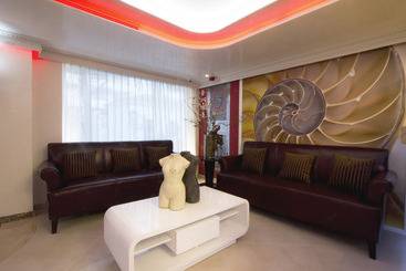 Отель Moon Dreams Torremolinos