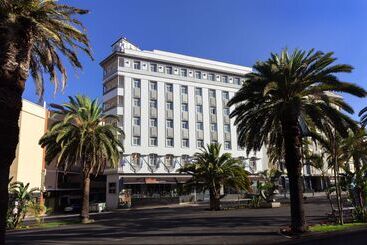 هتل Occidental Santa Cruz Contemporaneo