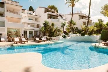 호텔 Puente Romano Beach Resort