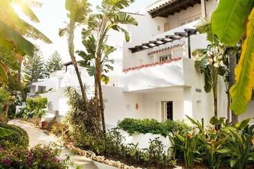 호텔 Puente Romano Beach Resort