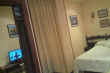 هتل Residencia Castellano I