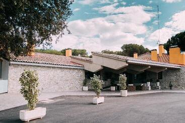 هتل Resort El Montico