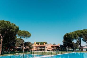 هتل Resort El Montico