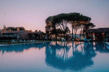 هتل Resort El Montico