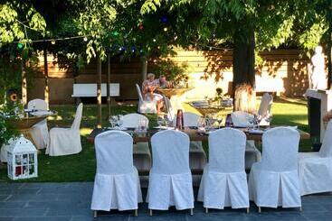 & Restaurant Figueres Parc - Hostalets de Llers