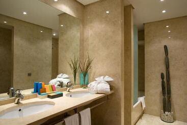هتل Silken Alandalus Palace