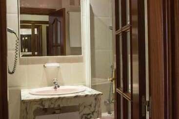 هتل Tibur