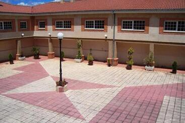 هتل Mlc Benavente