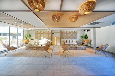استراحتگاه Labranda Suites Costa Adeje