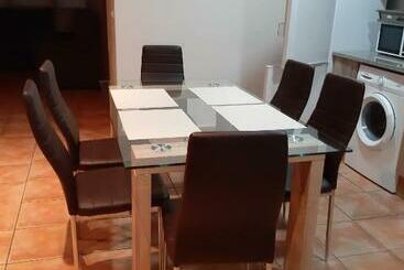 مسافرخانه Apartamentos Mirador De Gúdar