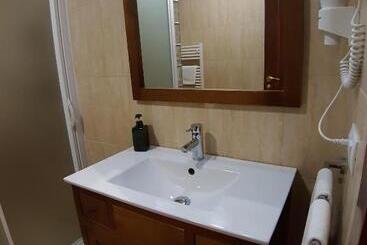 مسافرخانه Apartamentos Mirador De Gúdar