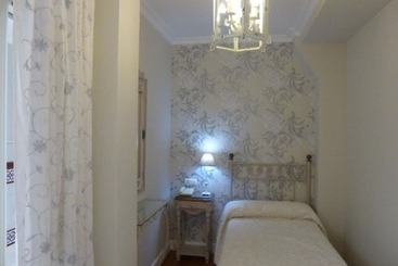 مسافرخانه Le Petit Paris