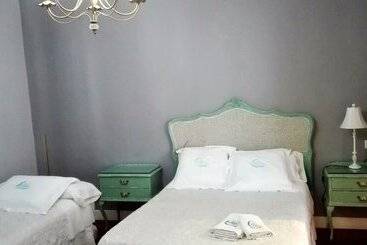 مسافرخانه Le Petit Paris