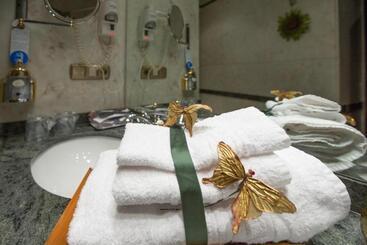 Hostal Paris