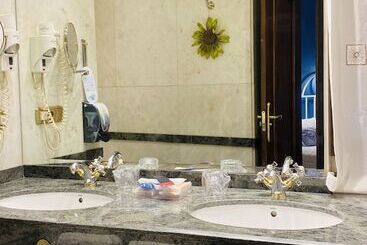 Hostal Paris