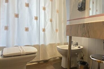 Hostal Paris