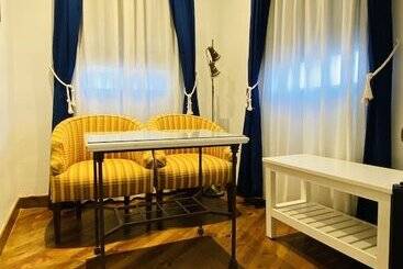 Hostal Paris