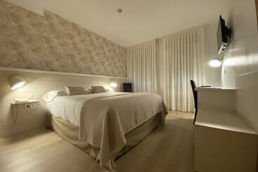 Hostal Paris