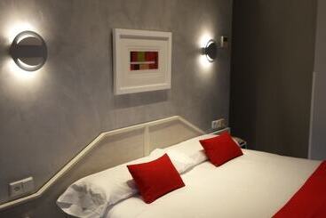 Hostal Paris