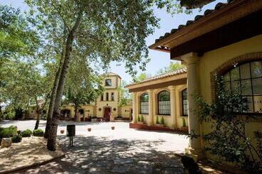 هتل Balneario Cervantes