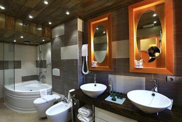 هتل Boutique Palacio De La Serna