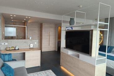 هتل Canyelles Platja