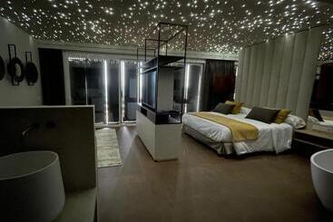 هتل Canyelles Platja