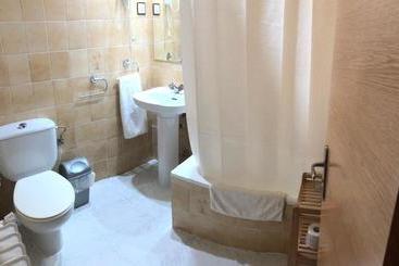 هتل Hostal El Arco