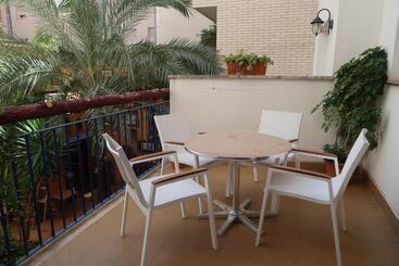 فندق El Cami