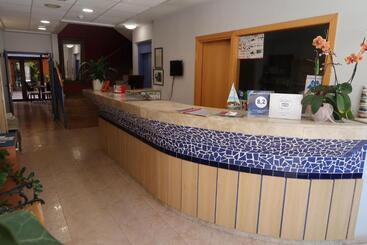 فندق El Cami