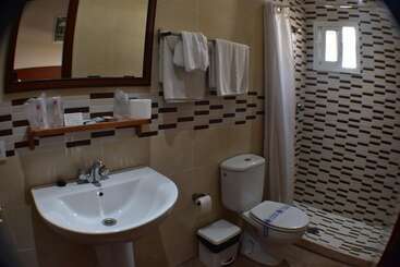 هتل Hostal Alamare