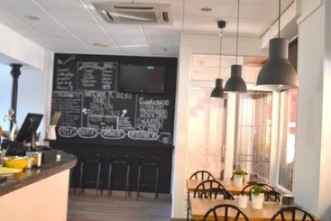 هتل Hostal Carlos V