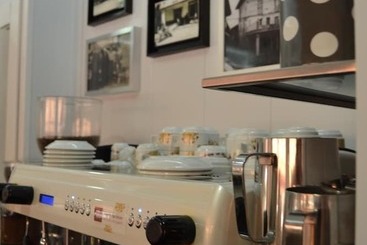 هتل Hostal Carlos V