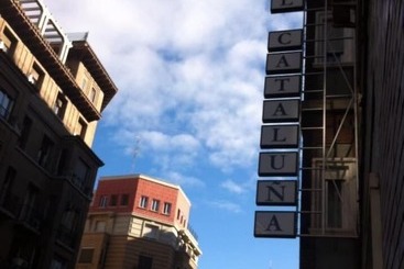 هتل Hostal Cataluña
