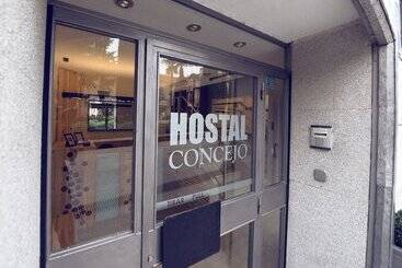 هتل Hostal Concejo