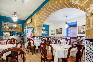هتل Hostal El Caballo Blanco