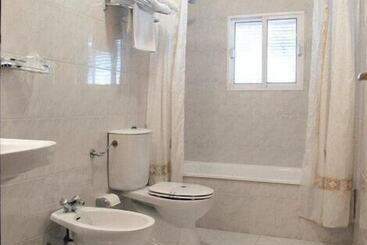 هتل Hostal El Caballo Blanco