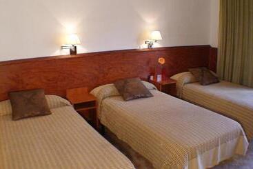 هتل Hostal El Carmen
