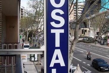 هتل Hostal El Carmen