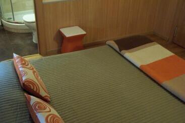 هتل Hostal El Carmen