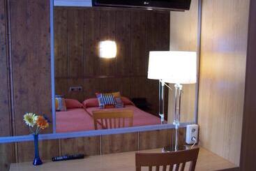 هتل Hostal El Carmen