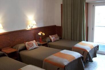 هتل Hostal El Carmen