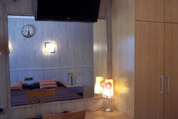 هتل Hostal El Carmen