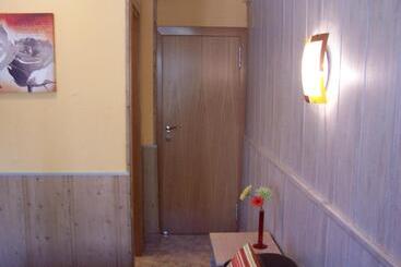هتل Hostal El Carmen