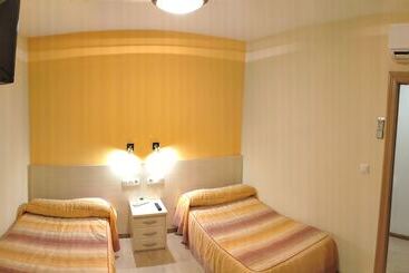 هتل Hostal Hispanico I
