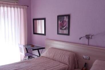 هتل Hostal La Pilarica