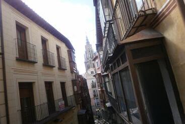 هتل Hostal La Posada De Zocodover
