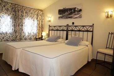 هتل Hostal La Posada De Zocodover